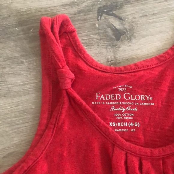 Red tank top - Picture 3 of 3